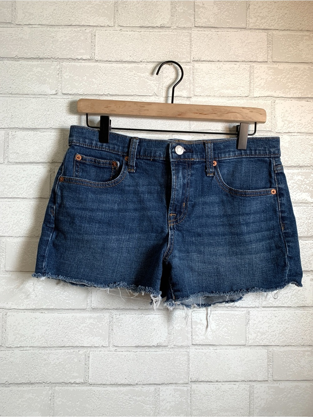 GAP Denim Women Dark Blue 3” Raw Fray Hem Jean Shorts 28/6